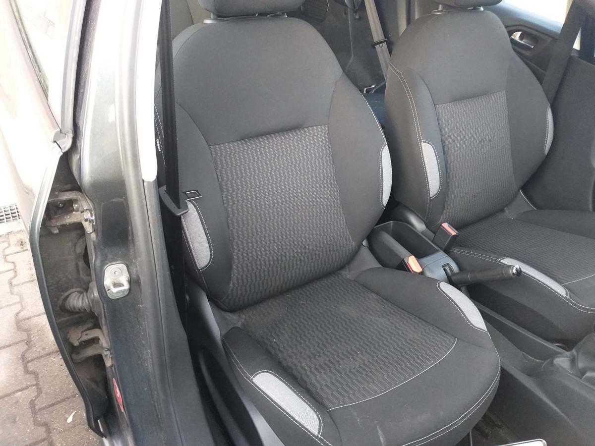 Peugeot 208 original Sitz vorn rechts Beifahrerstz beheizt Stoff 5-T&uuml;rer Bj.2015